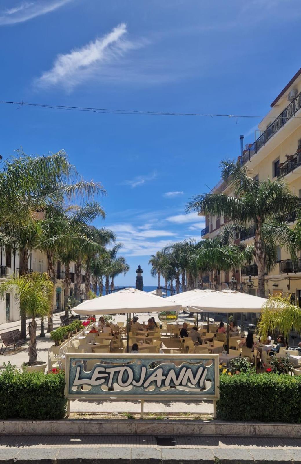 Appartamento Terrazza Enjoy Letojanni Esterno foto